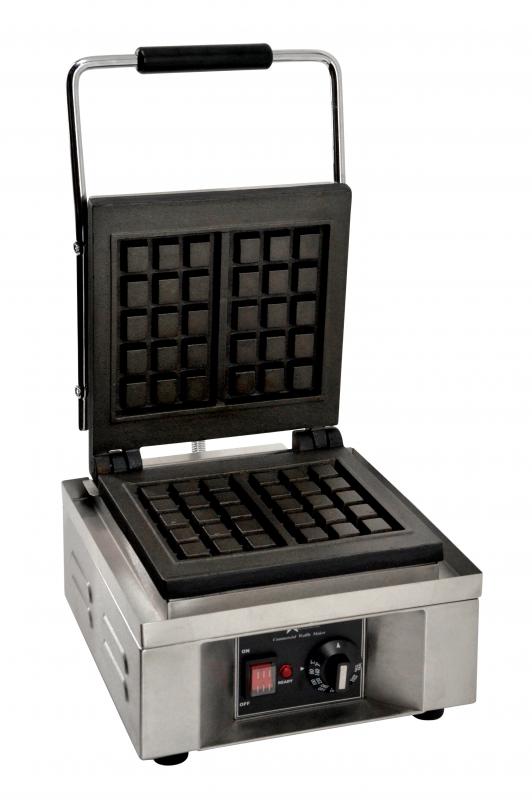 Omcan 1.6 kW Waffle Maker – Commercial Countertop Electric Waffle Iron for Restaurants, Cafés & Foodservice Kitchens